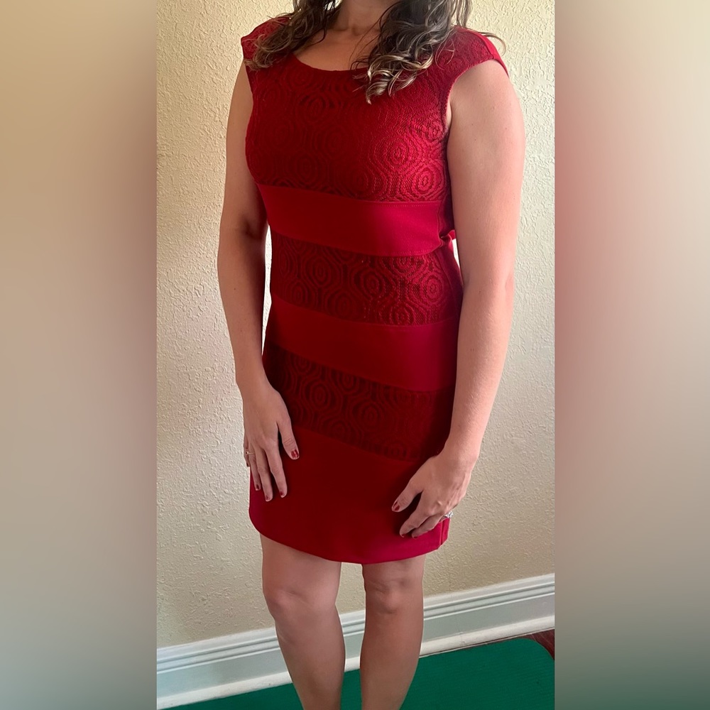 London Times Petite Red Lace Dress / See photo for size info